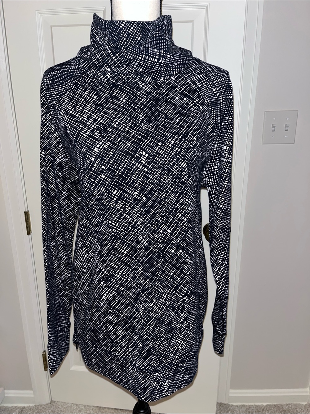 Talbots Navy and White Patterned Turtleneck Tunic- Large